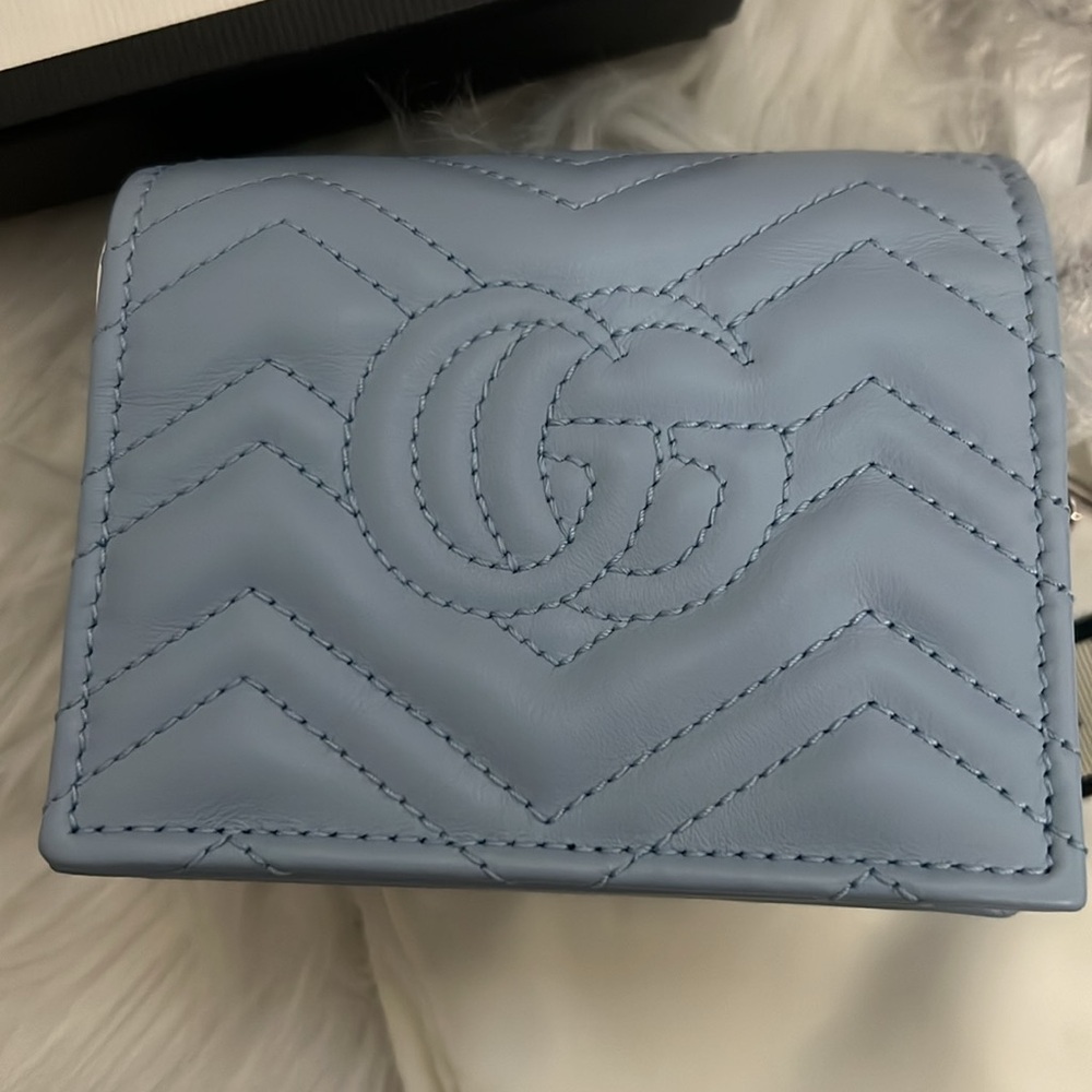 ๐ Gucci Wallet on Chair GG Marmont Mini Light Blue - Picture 8 of 14